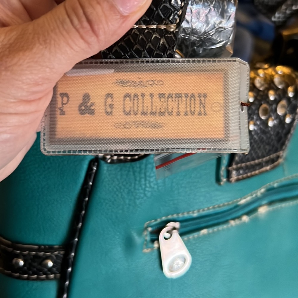 P&G Collection Embroidered Purse - Picture 3 of 4